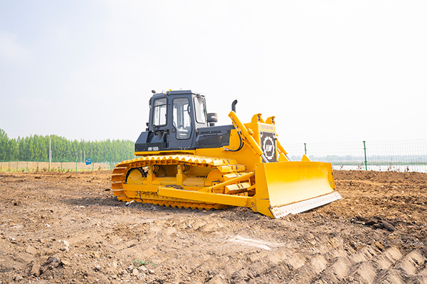 <b>Advantages and features of bulldozers in earthmoving and construction projects</b>